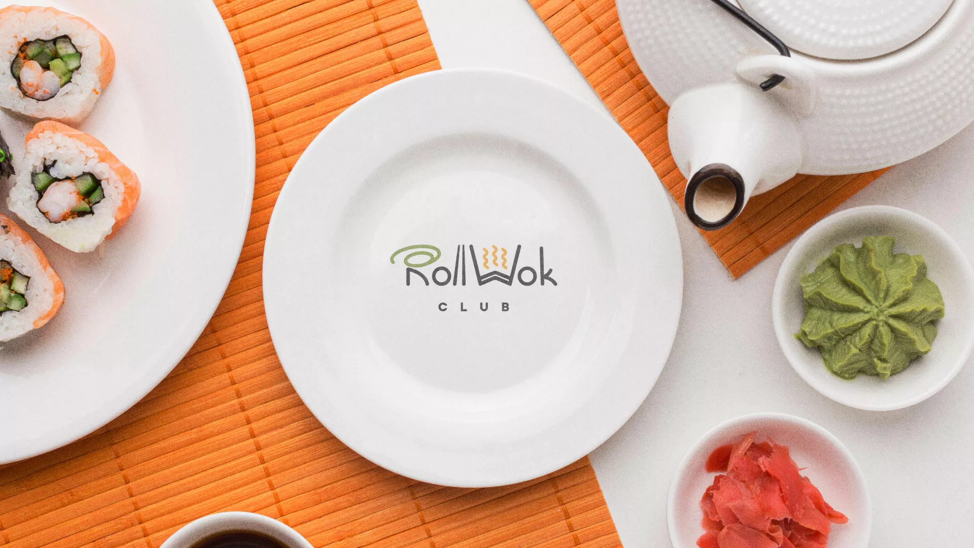 Разработка логотипа и фирменного стиля суши-бара «Roll Wok Club» в Армавире